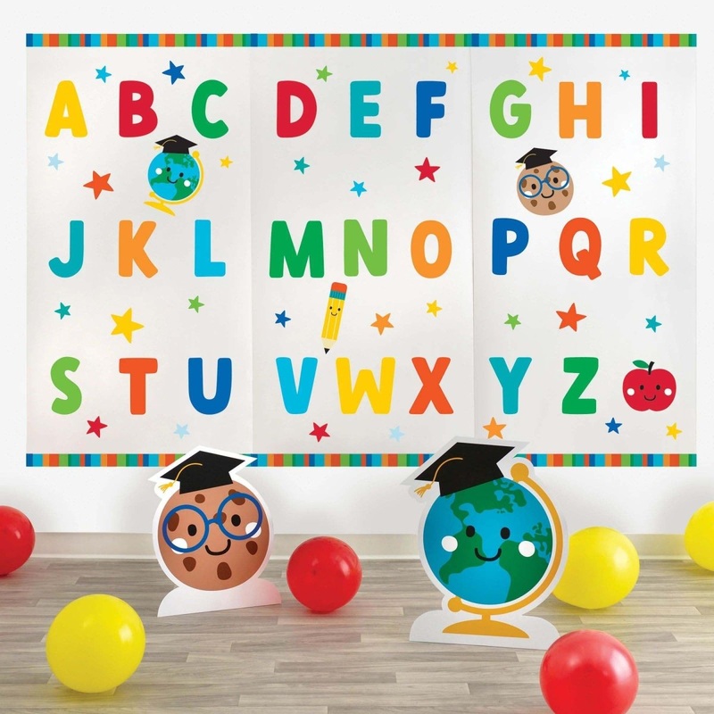 Graduation Fun Deluxe Scene Setter, 65 X 100 Inches, 1 Count