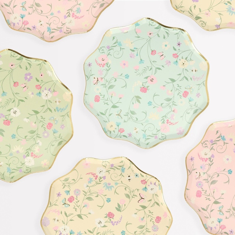 Floral Large Lunch Paper Plates, Ladure, 9 Inches, 8 Count