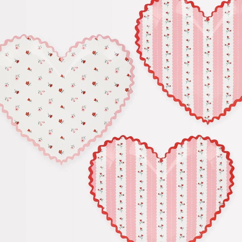 Love Sweet Love Small Heart Shaped Dessert Paper Plates, 7 Inches, 8 Count